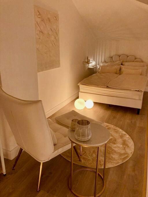 Amalfi Home - Stylish Apartment With Terrace Schönefeld Esterno foto