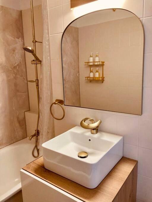 Amalfi Home - Stylish Apartment With Terrace Schönefeld Esterno foto