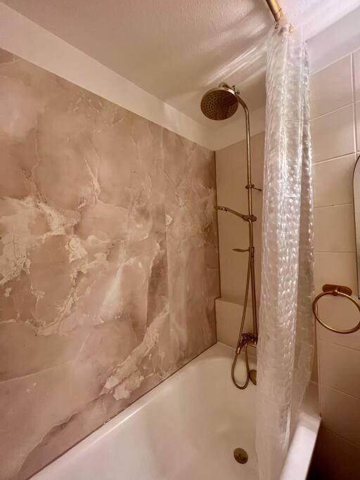 Amalfi Home - Stylish Apartment With Terrace Schönefeld Esterno foto
