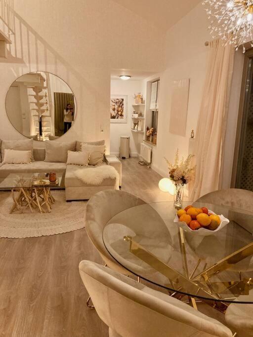 Amalfi Home - Stylish Apartment With Terrace Schönefeld Esterno foto