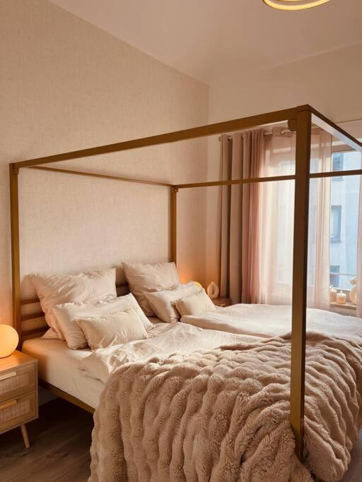 Amalfi Home - Stylish Apartment With Terrace Schönefeld Esterno foto